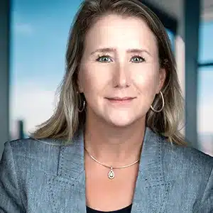 Leslie Davis headshot