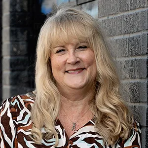 Lisa Blondrage headshot