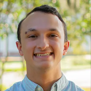 Aaron Valenti headshot