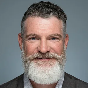 Lan Bundy headshot